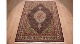 Persian carpet Tabriz mahi with Silk 207x153 cm Black