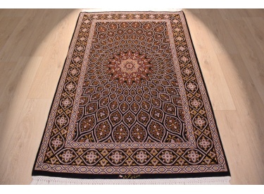 Persian carpet "Isfahan" with silk 164x104 cm