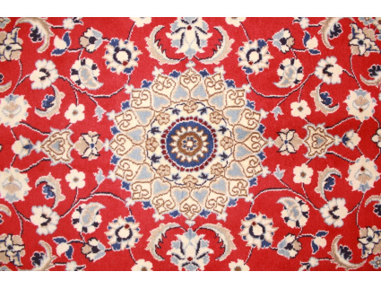 Perserteppich Nain mit Seide 131x98 cm  Rot