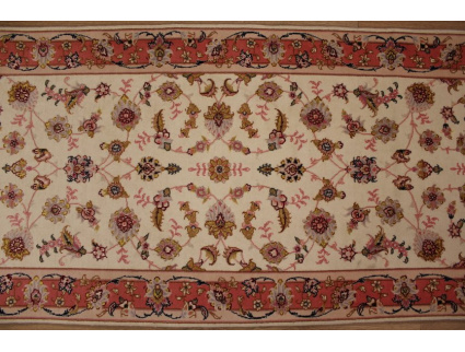 tabriz_laufer_8_1918076532